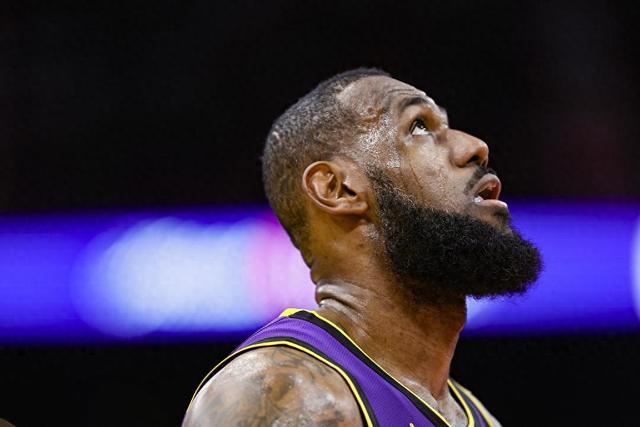 郑钦文2比1逆转战胜肯宁 收获红土赛季“开门红”